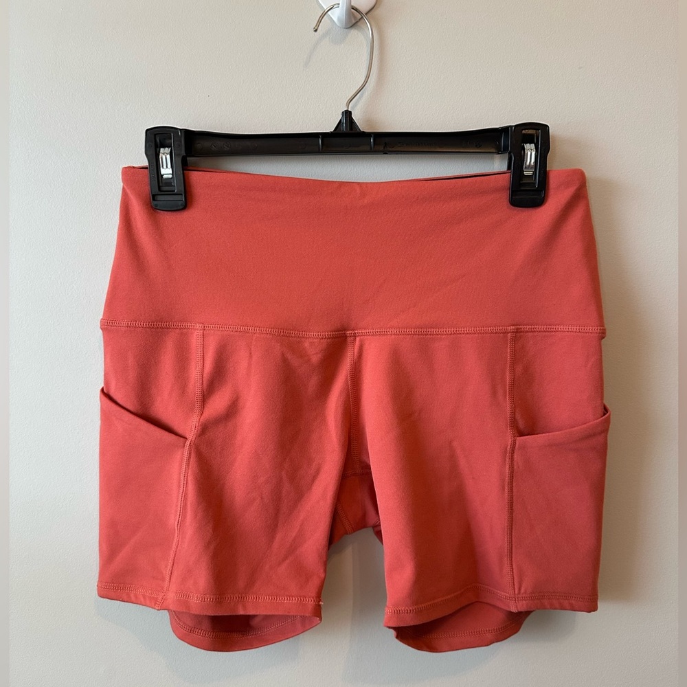ODODOS women’s biker short with pockets